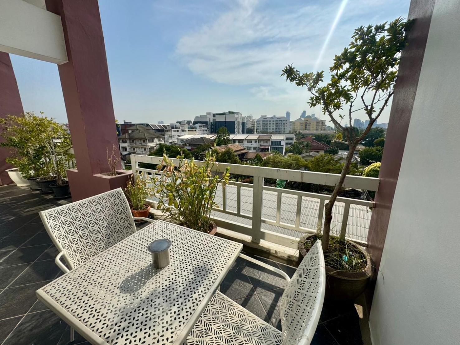 Baan Sabai Rama IV Apartment 曼谷 外观 照片