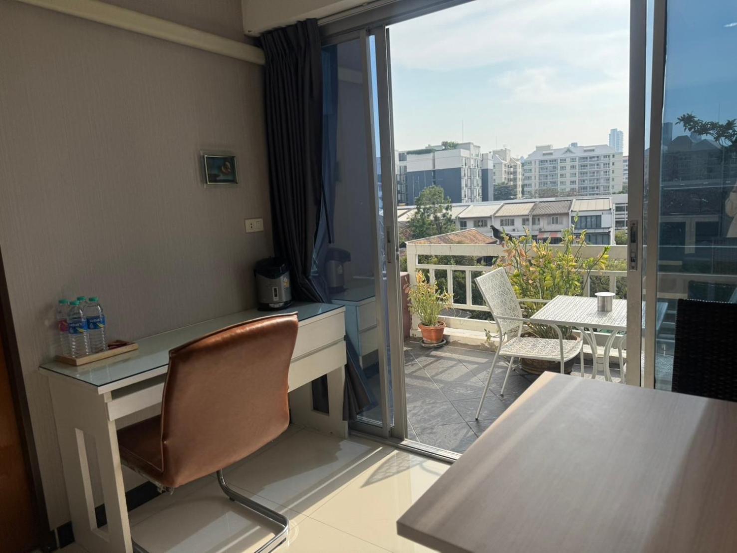 Baan Sabai Rama IV Apartment 曼谷 外观 照片