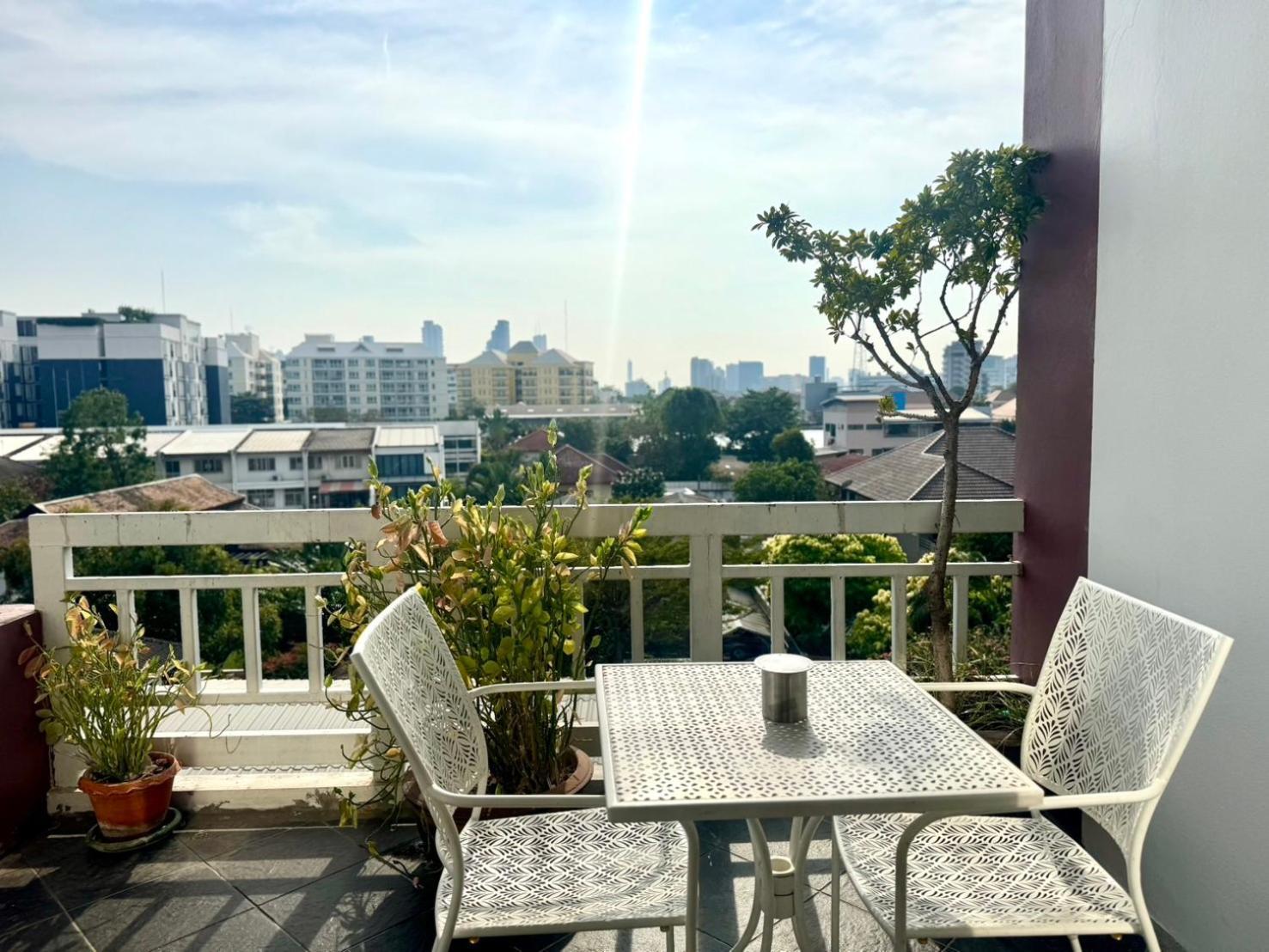 Baan Sabai Rama IV Apartment 曼谷 外观 照片